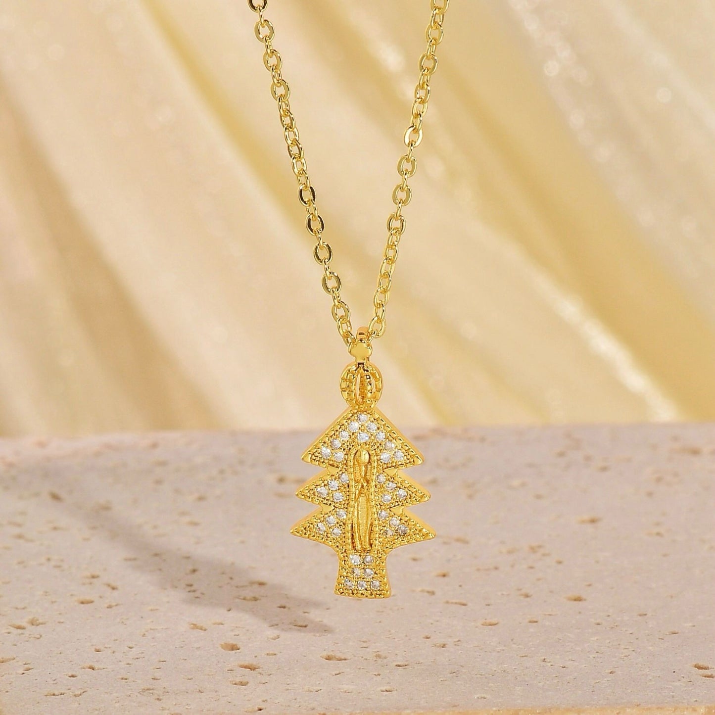 Lănțișor Sfintit cu Fecioara Maria – Ocrotire și Credință (Placat Aur 18K)